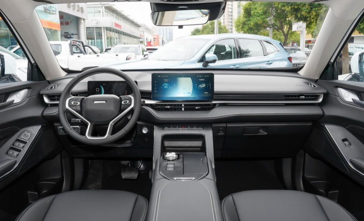 Фото салона Haval H6