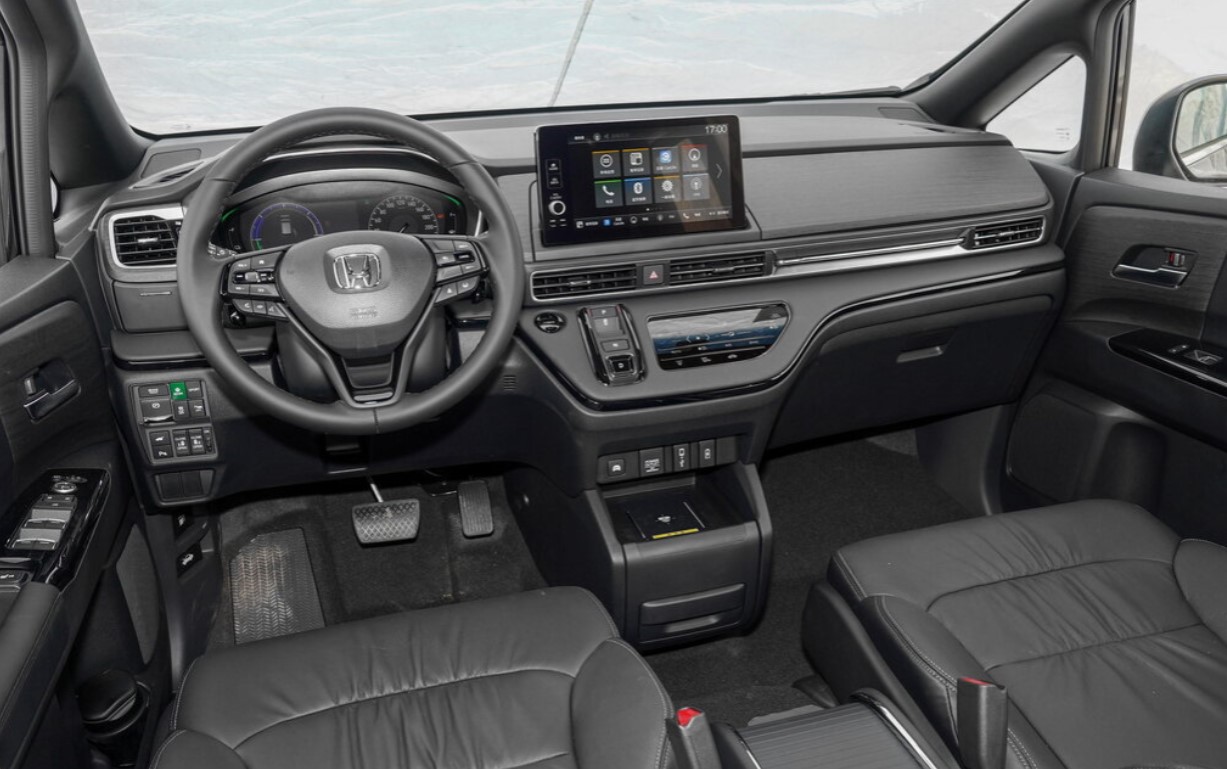 Салон Honda Odyssey hybrid