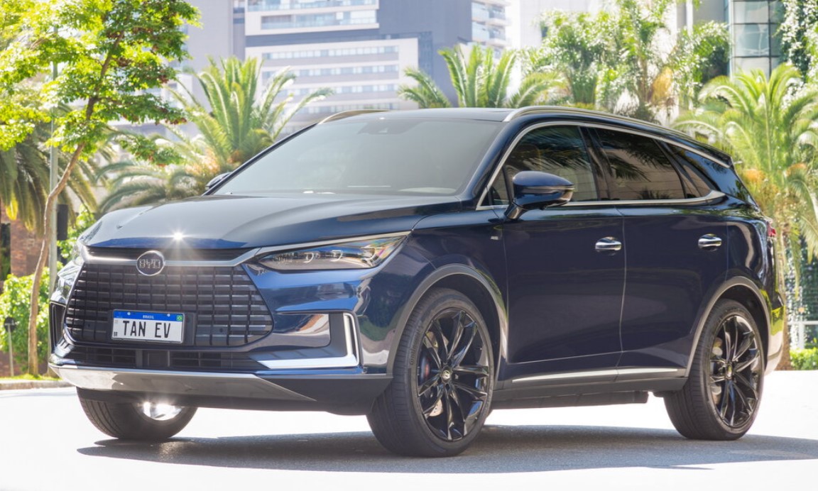 Фото BYD Tang