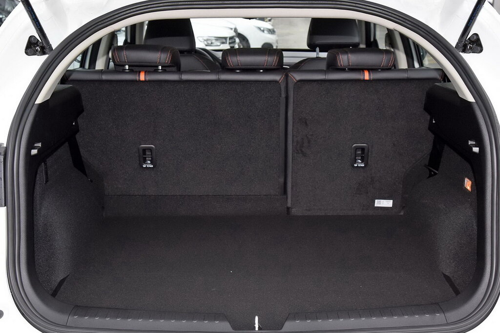 salon_haval_f7
