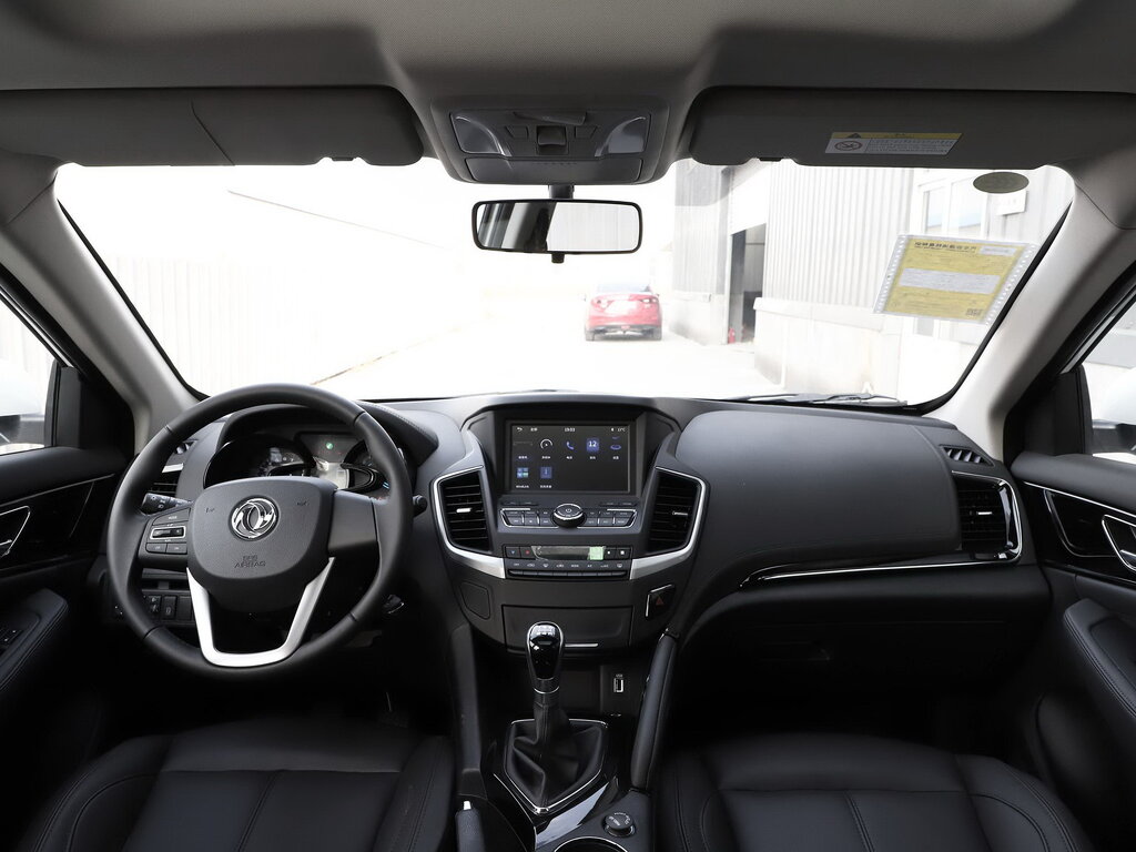 Dongfeng AX7 интерьер